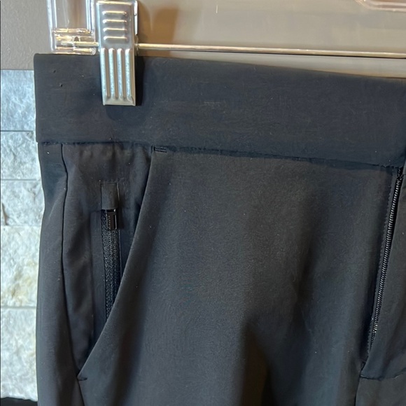 Athleta Black Shorts with 5 pockets, 3 zippered size 2 - Picture 2 of 12